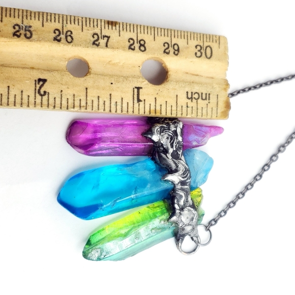 Rainbow aura quartz crystal necklace - Picture 7 of 8